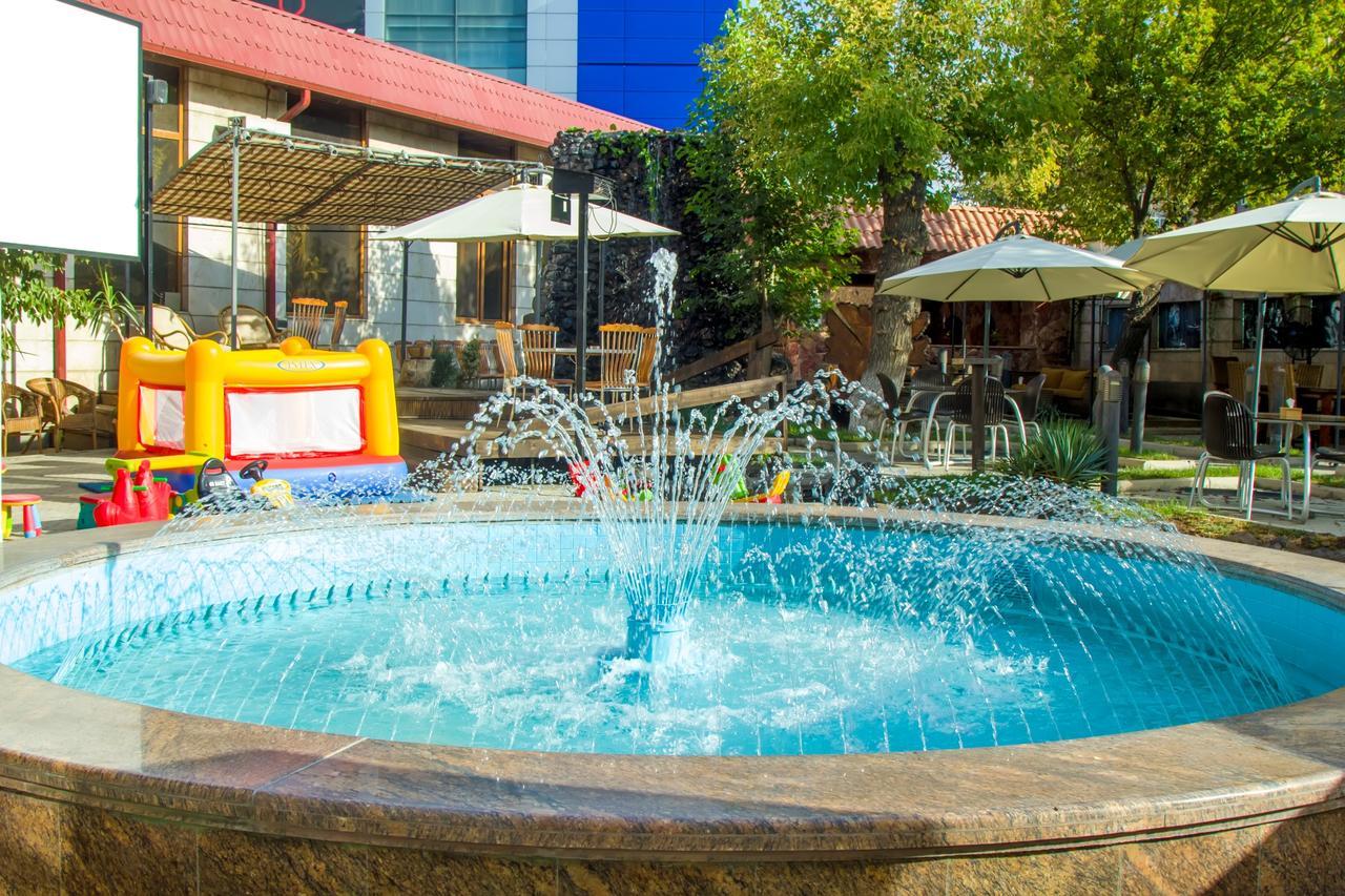 Argavand Aratta Hotel מראה חיצוני תמונה